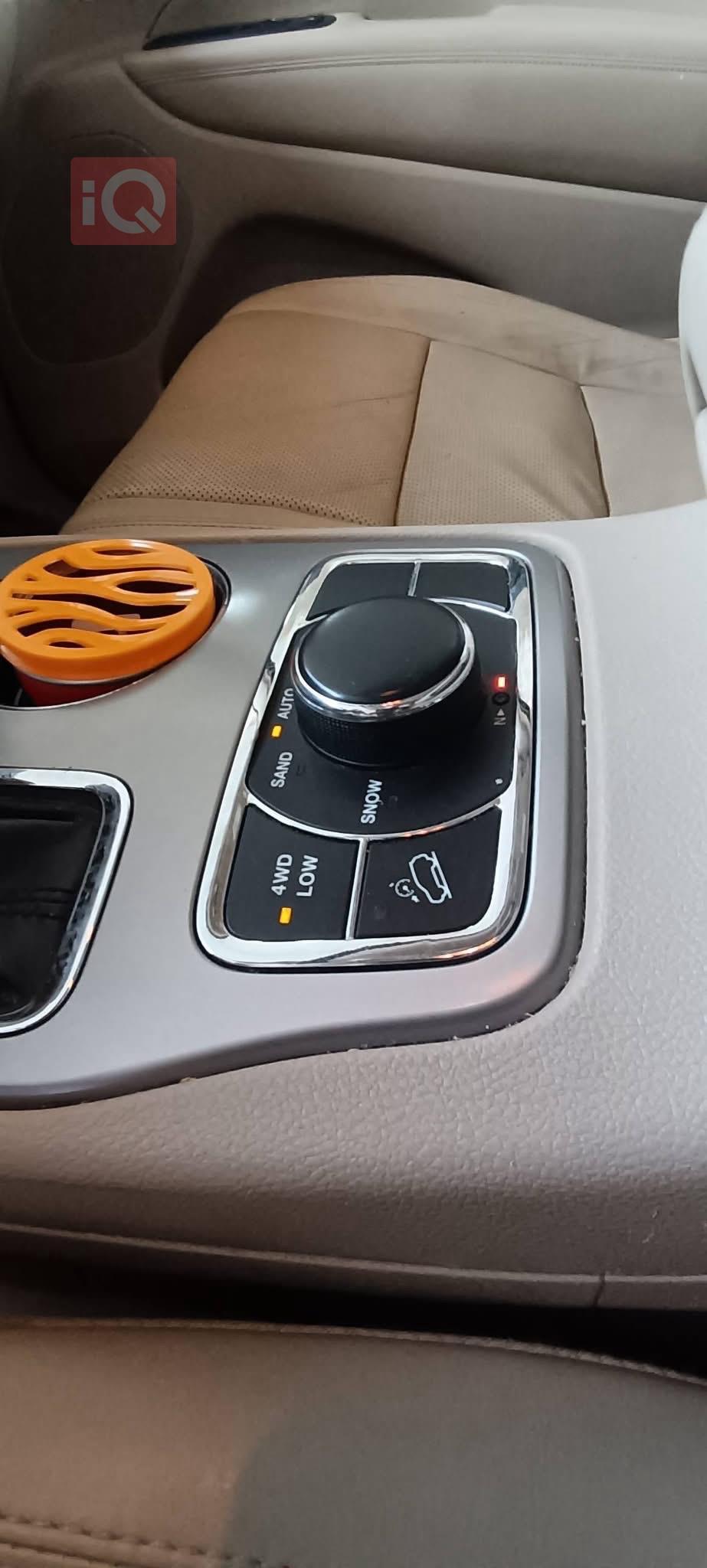 جیپ گراند شیرۆکی